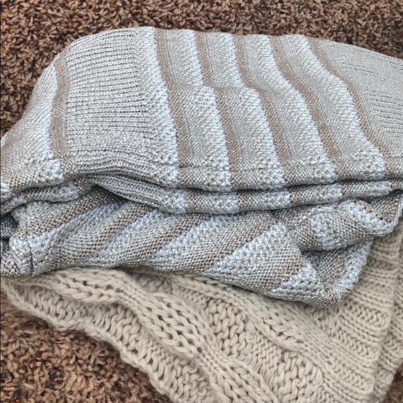 WHBM Sweater Cardigan - Picture 8 of 8